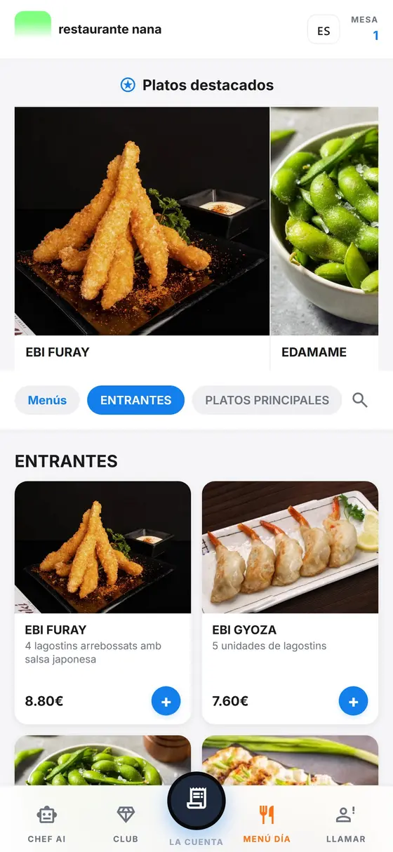 Carta digital QR de GastroGenius en el móvil del cliente con platos destacados y botones para llamar y pedir la cuenta